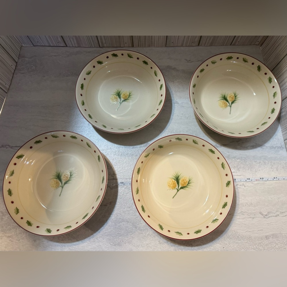 Merry Brite Bowls x4